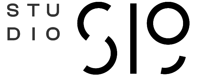 A production company located in the heart of Södermalm, Stockholm. Studio webinar or video production - you decide. Your brand is in safe hands with S19. With many years of experience, Patrik and crew help you take your digital productions to the next level.